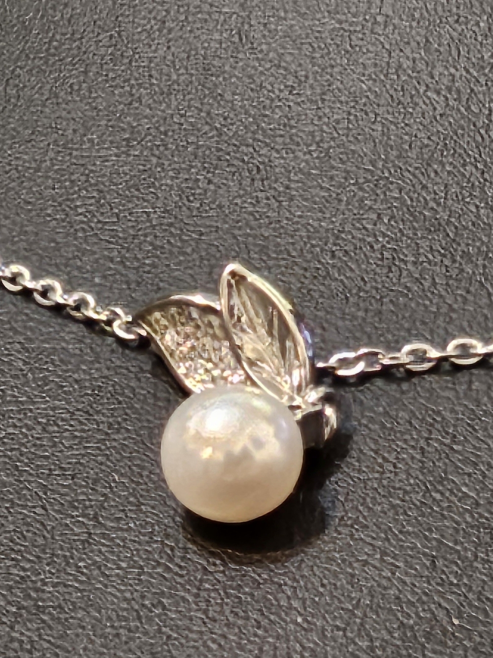 Sterling Silver Pearl Leaf Pendant Necklace - White Pearl